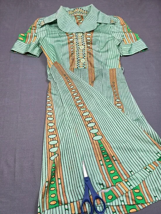 Vintage Green & Gold Striped Medium Collared Short Sleeve Dress Abstract Flawed - Picture 3 of 5